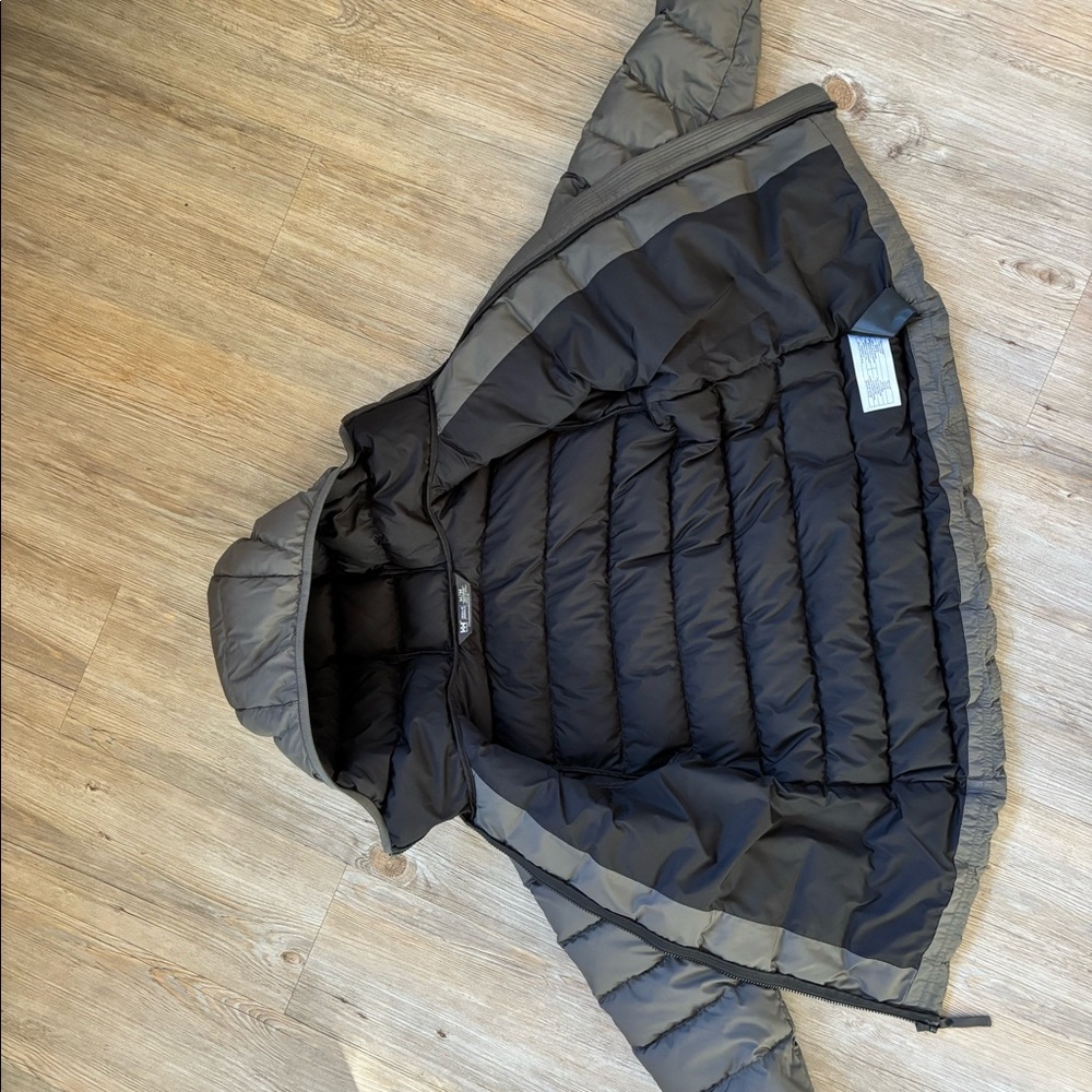 Helly Hansen Puffer Jacket Medium - image 4
